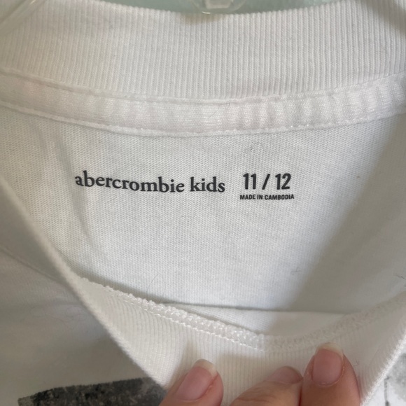 Abercrombie Kids White Graphic Tee - Picture 2 of 2